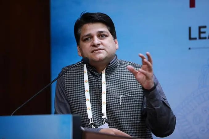 प्रो हर्ष वी पंत