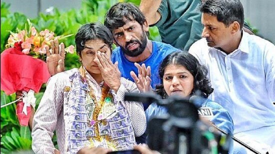 Wrestler-Vinesh-Phogat-arrived-in-Delhi-