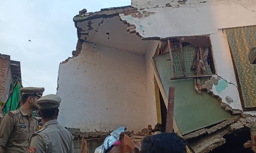 house collapse in meerut
