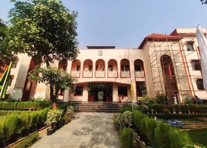 Cambridge School in-Sector-27-Noida