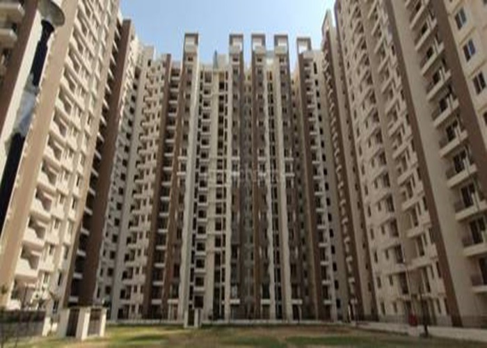 Greater Noida West Amrapali project