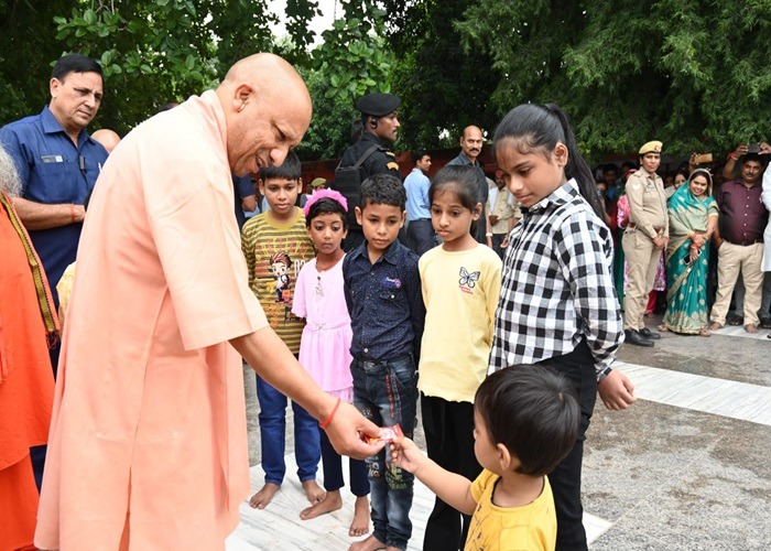 cm yogi on corruption