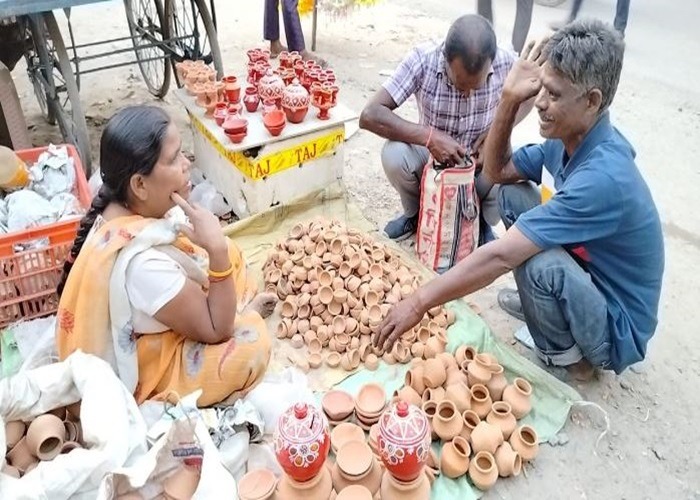 दीपोत्सव में मिट्टी के दीये