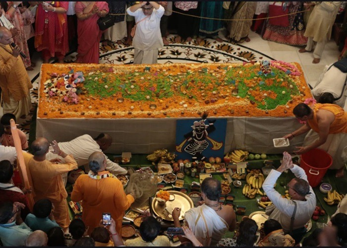 नोएडा इस्कॉन मंदिर