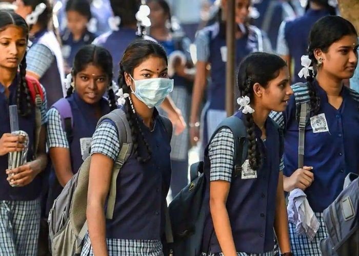 संभल चेकिंग में 77 शिक्षक अनुपस्थित