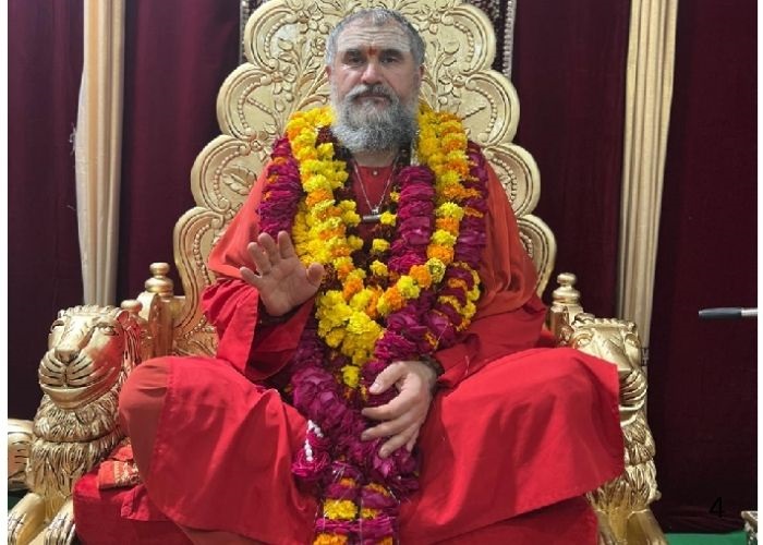 यूक्रेनी मूल के महामंडलेश्वर विष्णुदेवानंद गिरी