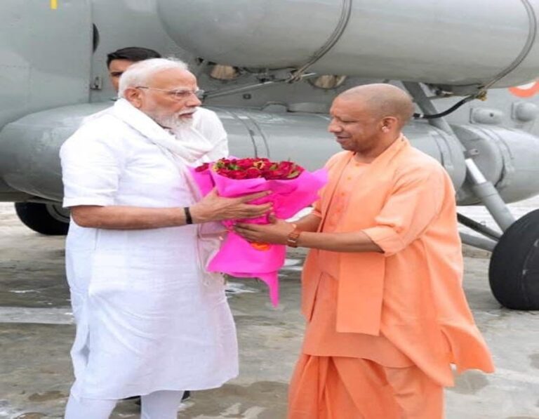 पीएम मोदी और सीएम योगी 1