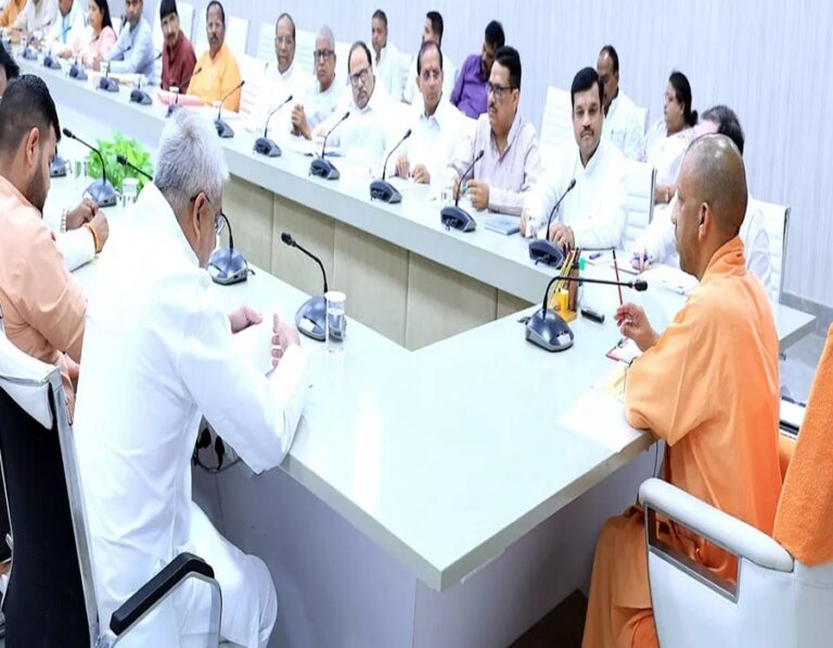 लखनऊ में भाजपा बैठक, योगी आदित्यनाथ बैठक 1