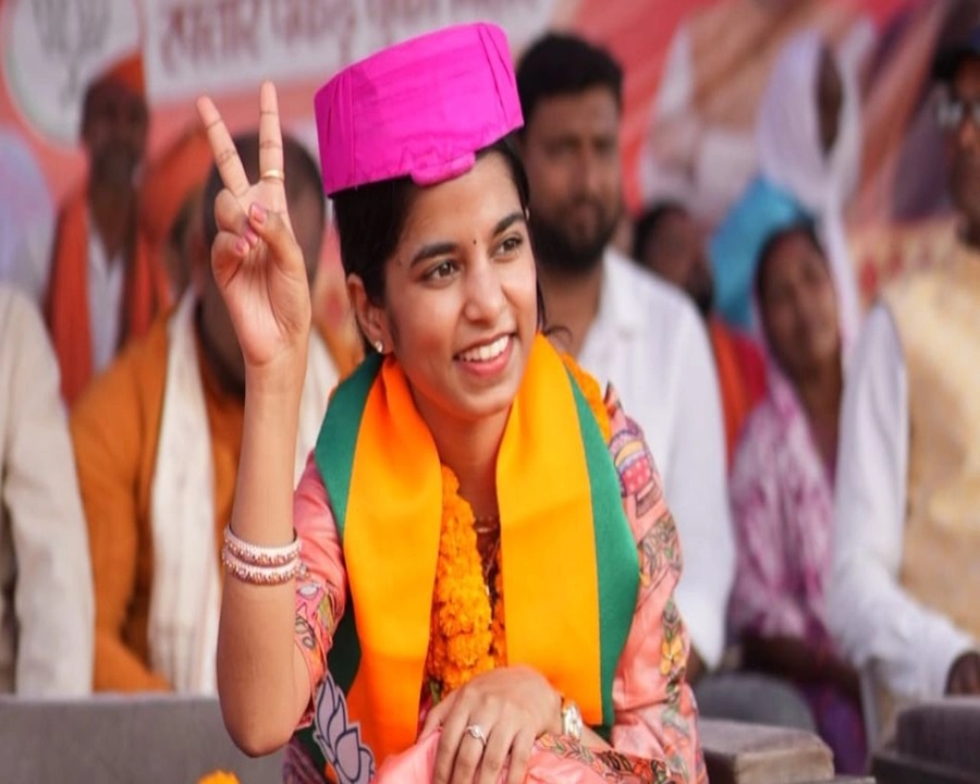 गायिका मैथिली ठाकुर 1