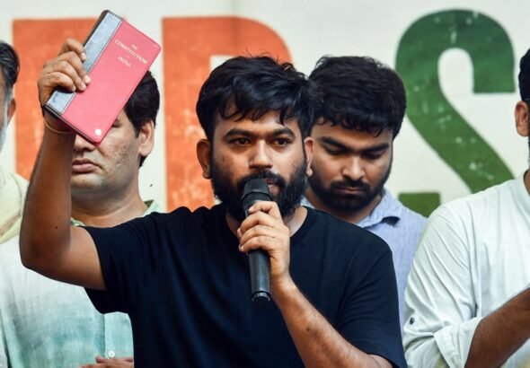 अभिजीत दीपके कॉकरोच आंदोलन 1