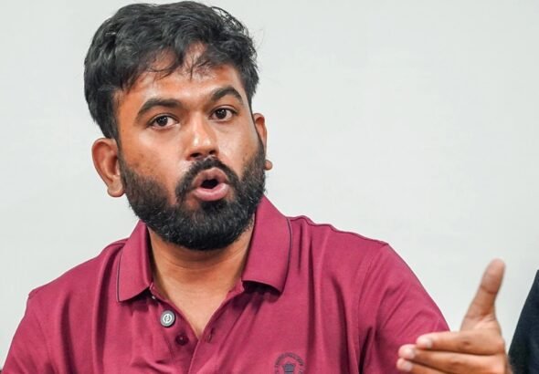 अभिजीत दीपके कॉकरोच जनता पार्टी 2