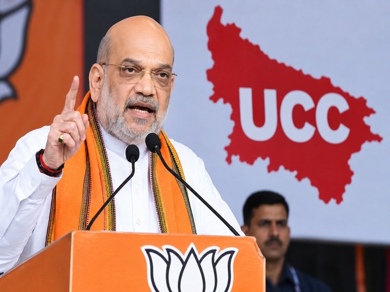 भाषण देते अमित शाह 1